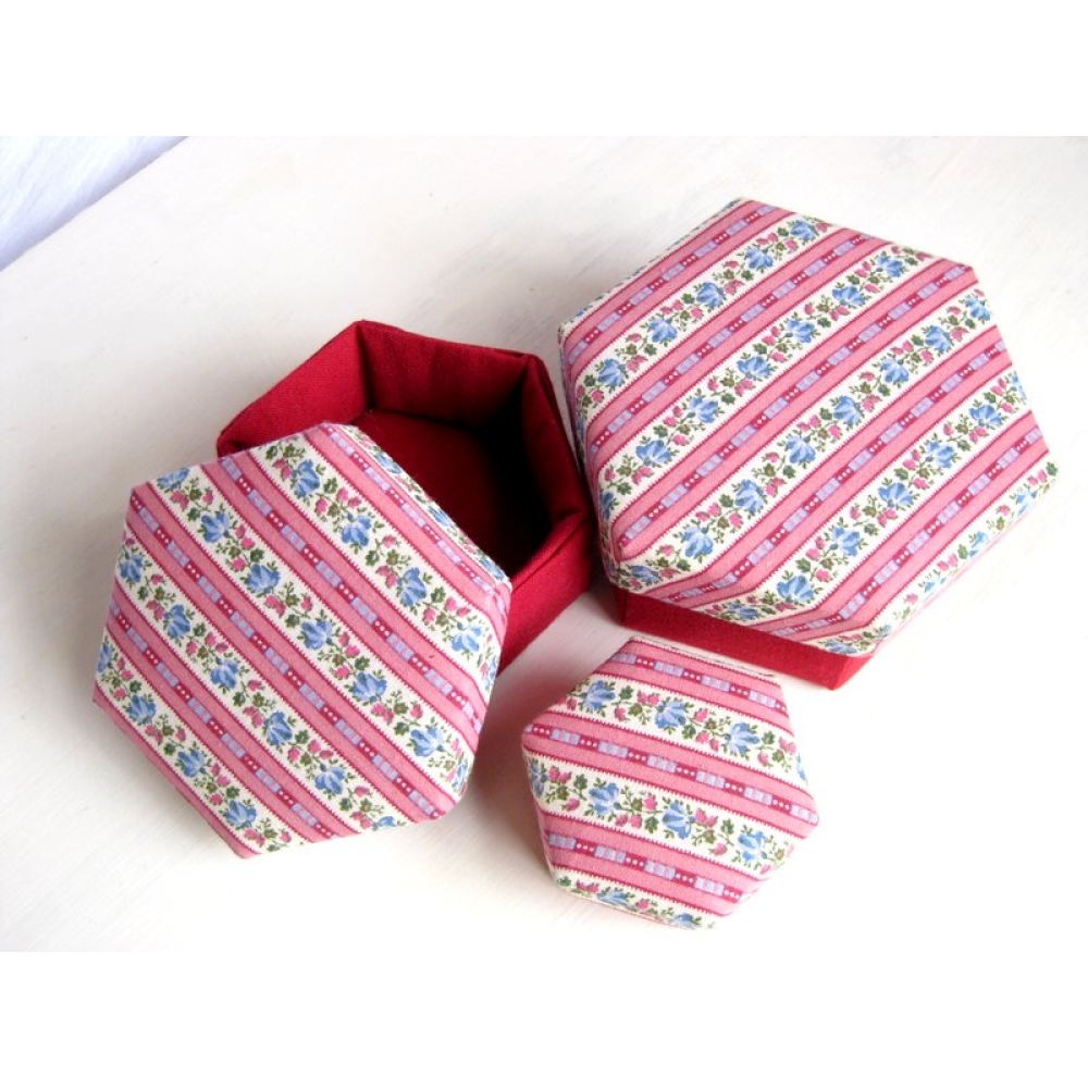 Gift box, fabric covered, lidded Birgitte Hendricks