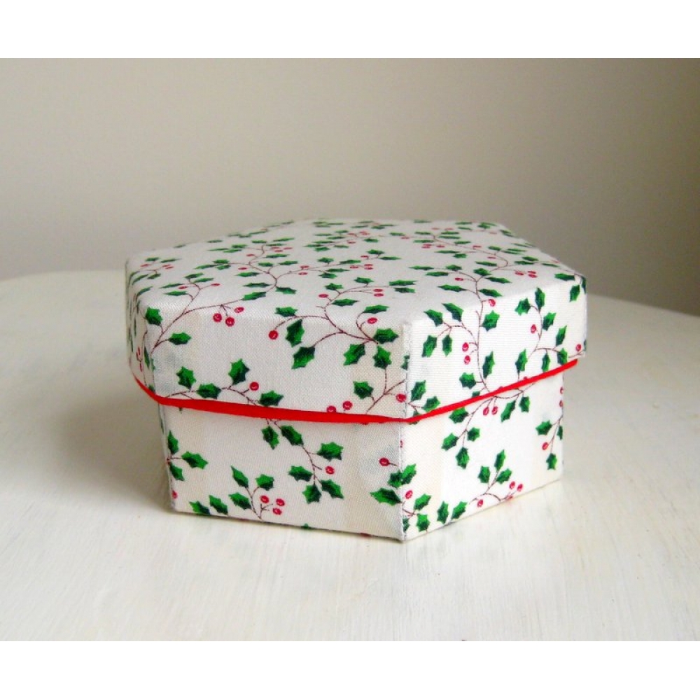 Gift box, fabric covered, lidded Birgitte Hendricks