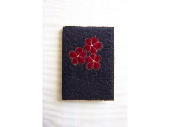 Quilted book cover w/ applique flowers 100_1962.jpg