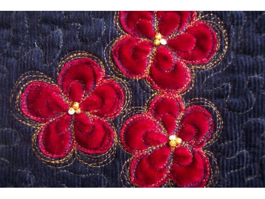 Quilted book cover w/ applique flowers 100_1963.jpg