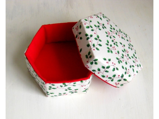 Gift box, fabric covered, lidded img_2564.jpg
