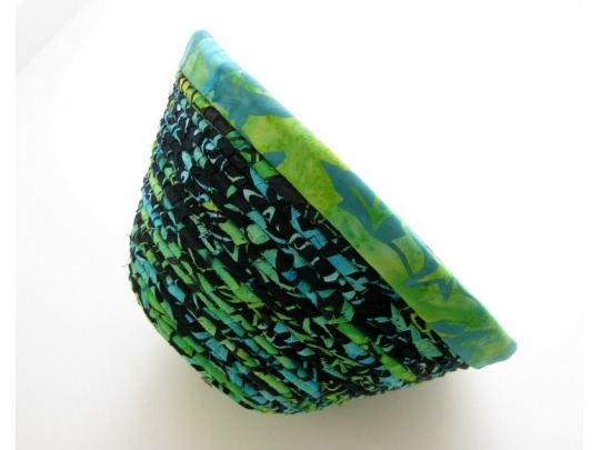 Coiled fabric bowl, fabric edge img_2881.jpg