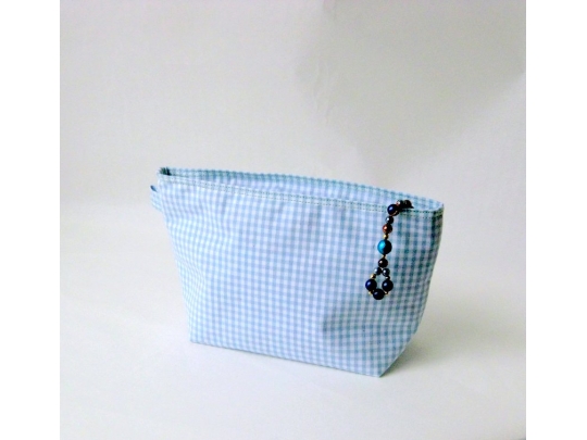 Pouch with zipper, beaded img_3854.jpg
