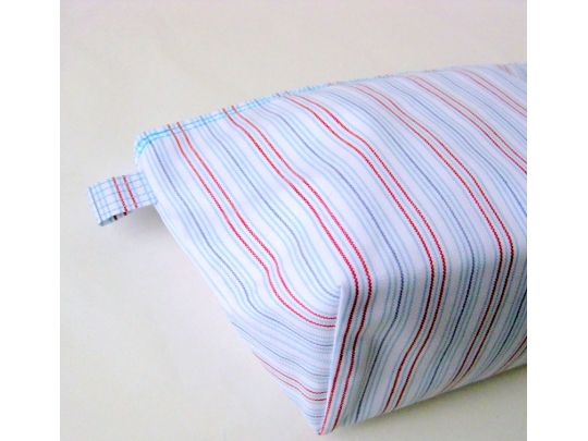 Pouch with zipper, beaded img_3869.jpg