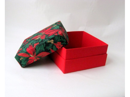 Christmas gift box, fabric covered, lidded img_4083.jpg