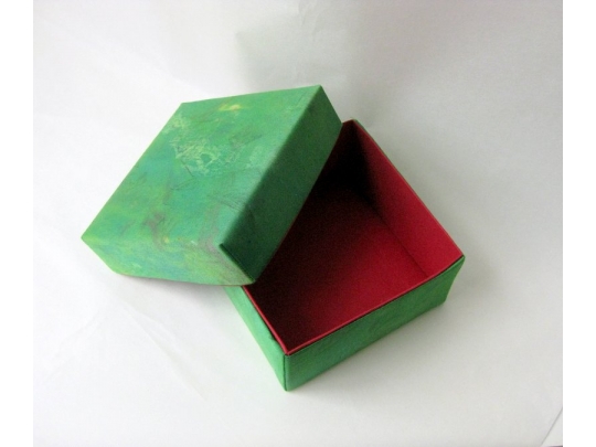 Gift box, fabric covered, lidded img_4103.jpg