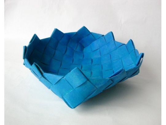 Diagonal woven basket img_4816.jpg