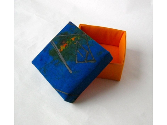 Storage container, fabric covered, lidded img_4837.jpg