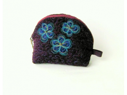 Quilted pouch, velvet flower applique img_4894.jpg