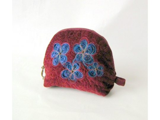 Quilted pouch, velvet flower applique img_4923.jpg