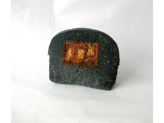 Quilted pouch, velvet flower applique img_4937.jpg
